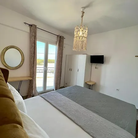 Blue Wave Suites-apartment Agia Anna Naxos Apartamento *